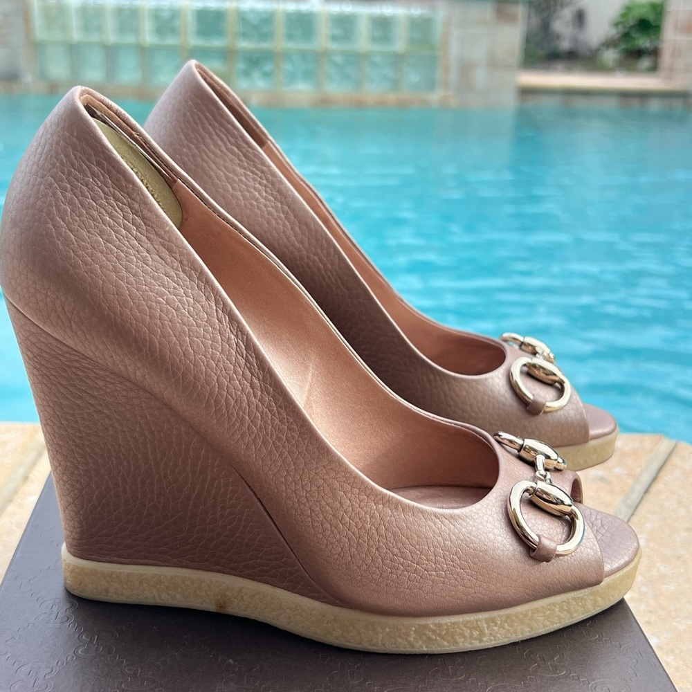 Rose gold Gucci
